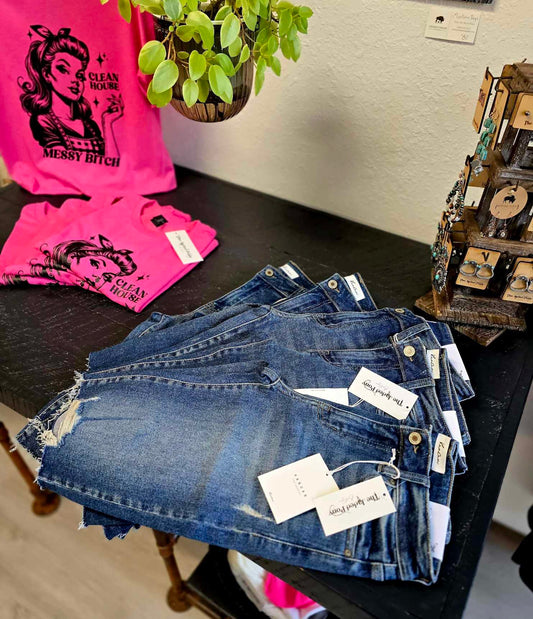 Mid-Rise Bermuda Stretch Short