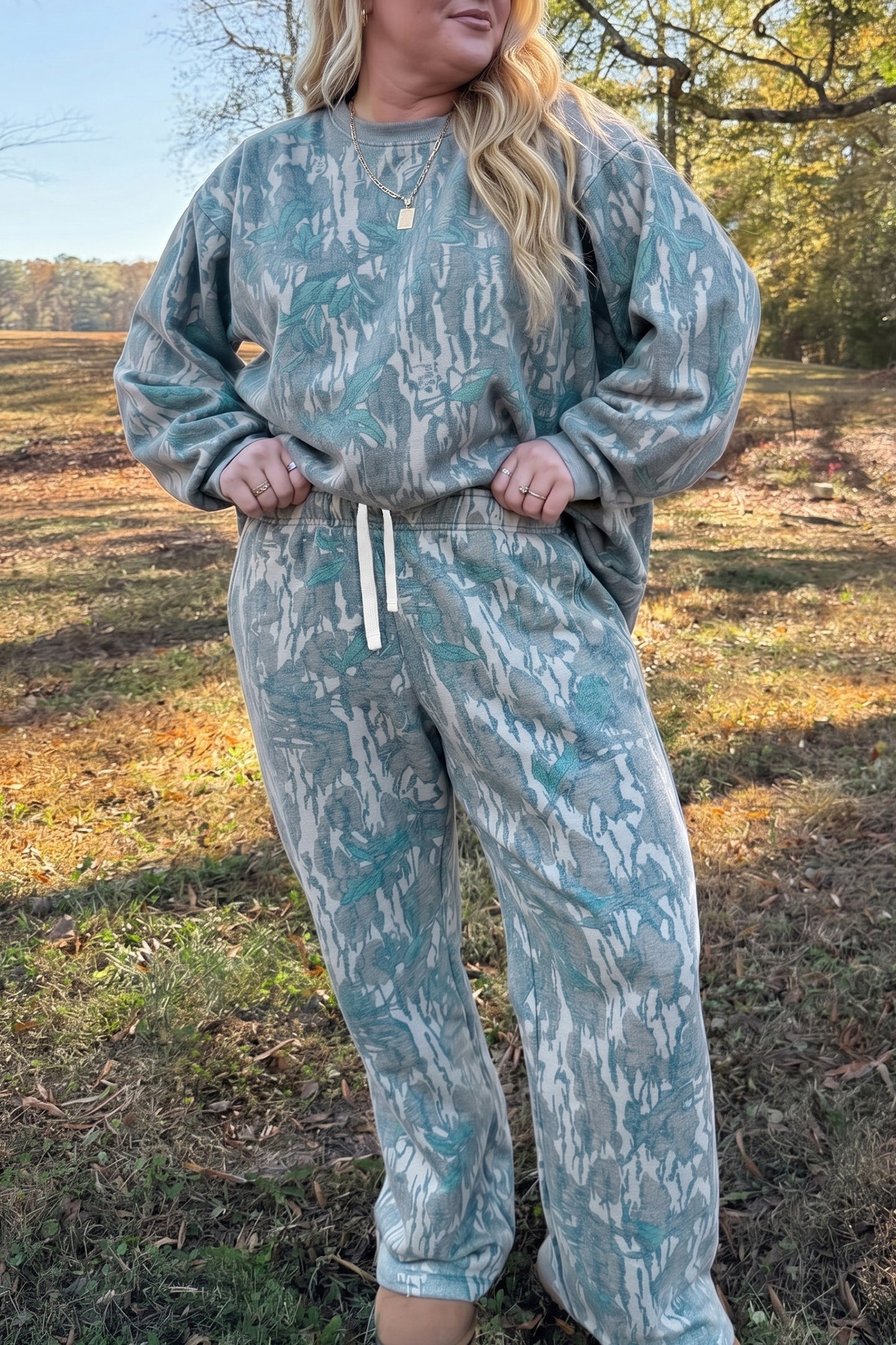Multicolor Abstract Botanical Camo Pullover & Drawstring Pants Set 1X–4X