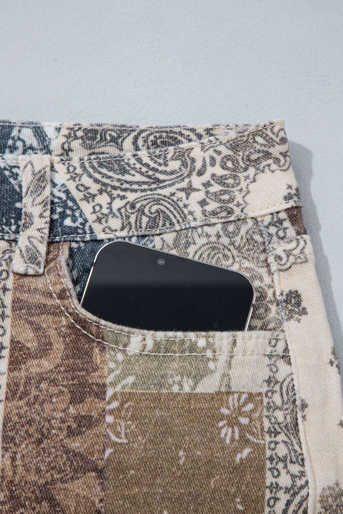 Western Print Wide-Leg Jeans — 2 Prints