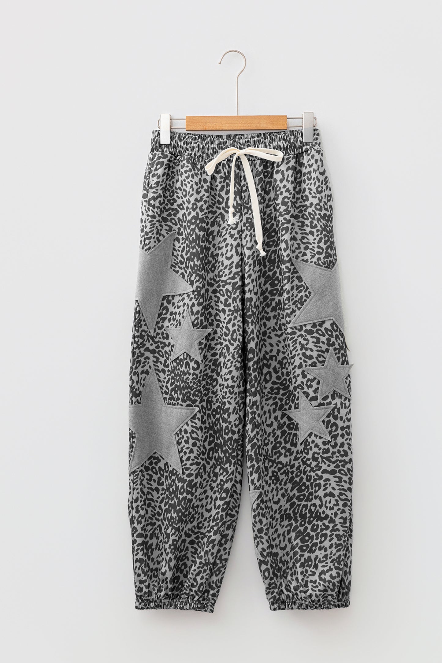 ⭐🐆 Gray Leopard Print Star Patch Jogger Pants