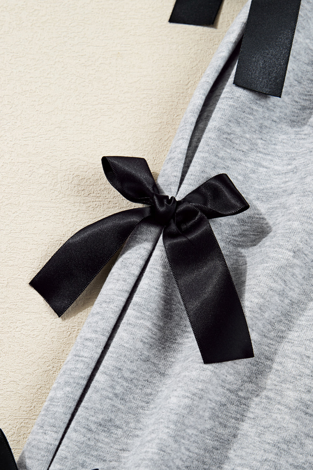 🎅 Light Grey Sequin Santa Sweatshirt with Bows