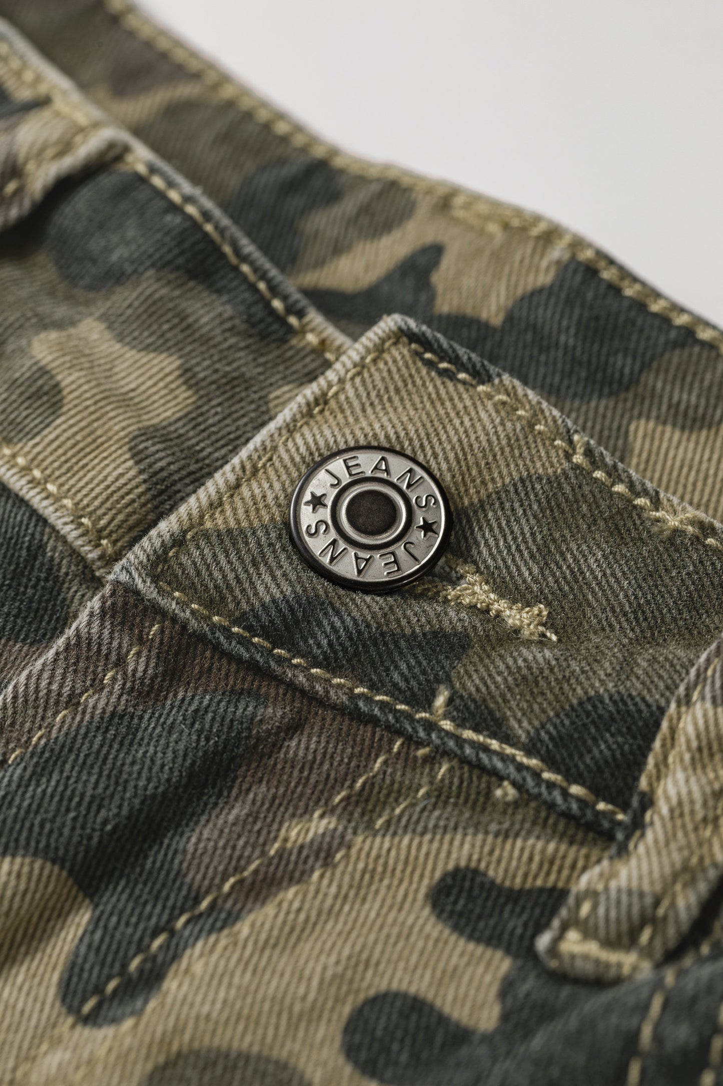 💚🌵 Green Camouflage High Rise Denim Shorts