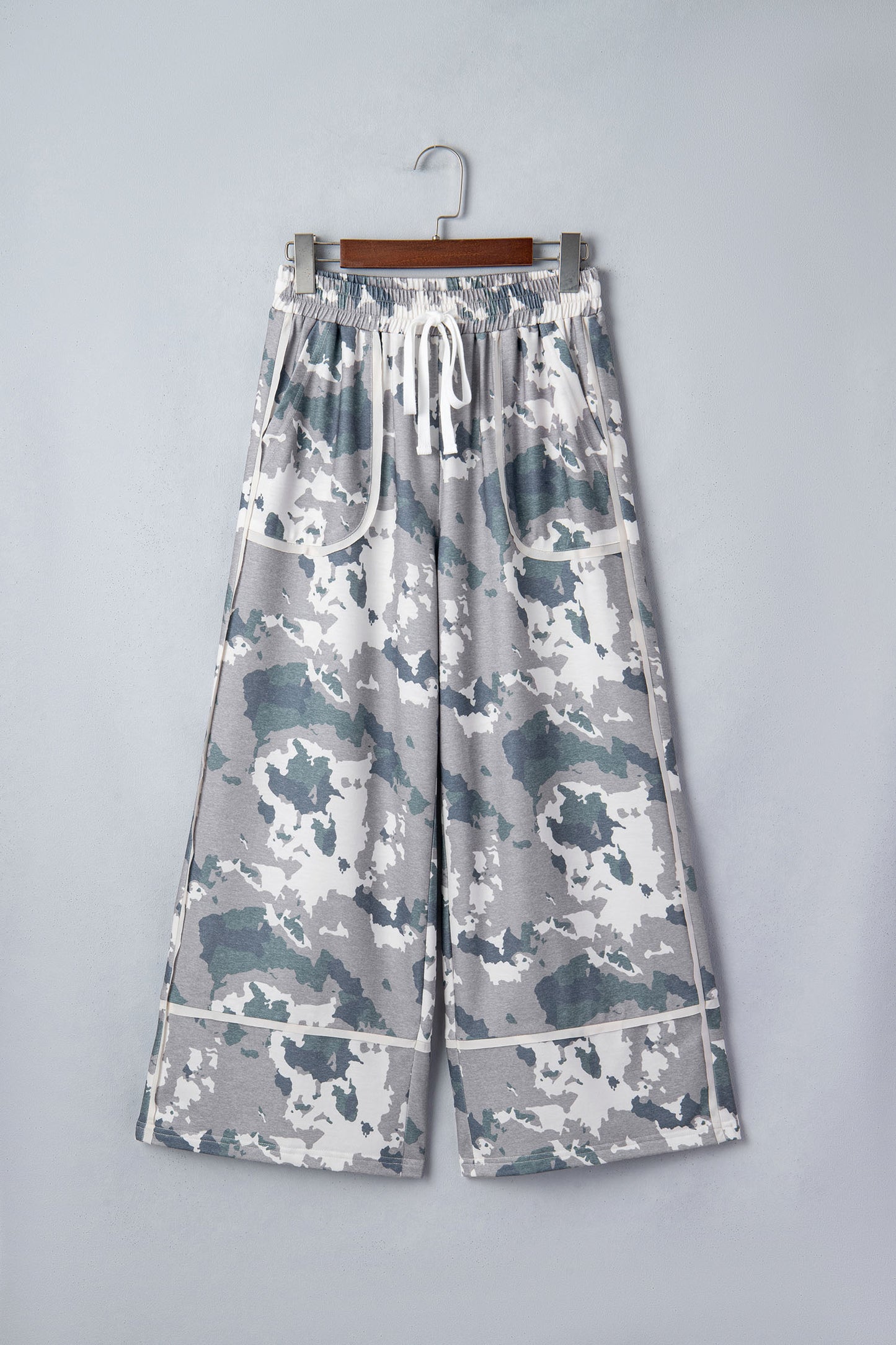 Brown Camouflage Print Contrast Lace-up Raw Edge Pocketed Loose Pants