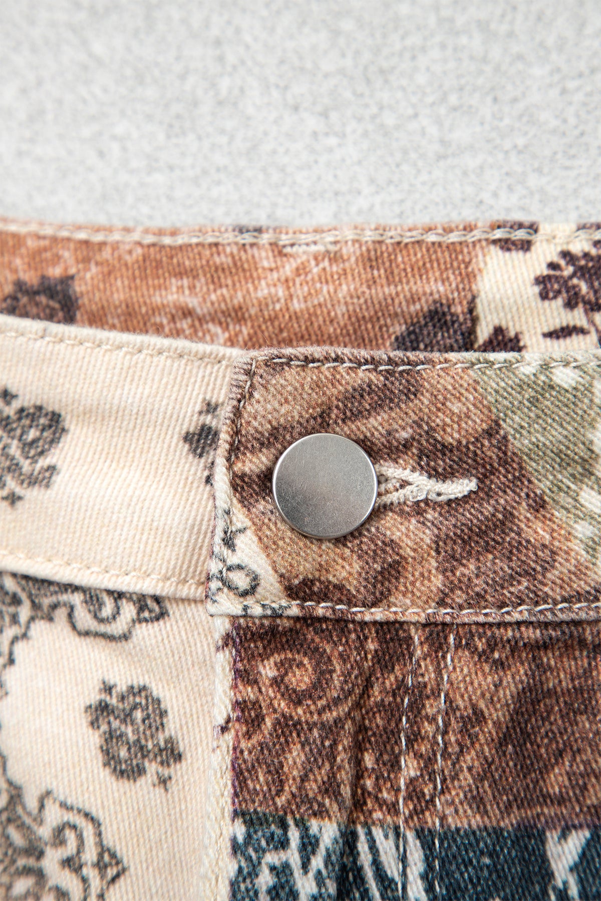 Western Print Wide-Leg Jeans — 2 Prints