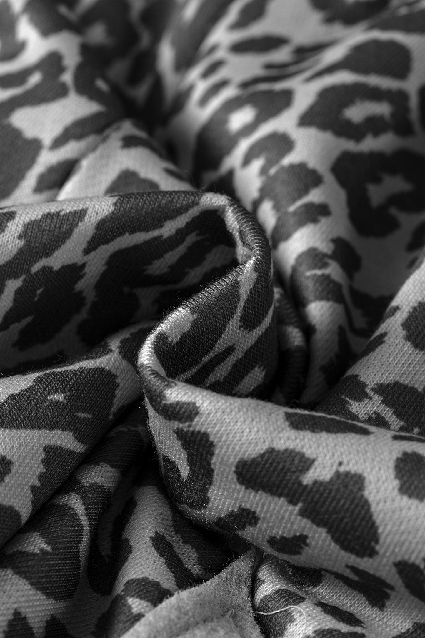 ⭐🐆 Gray Leopard Print Star Patch Jogger Pants