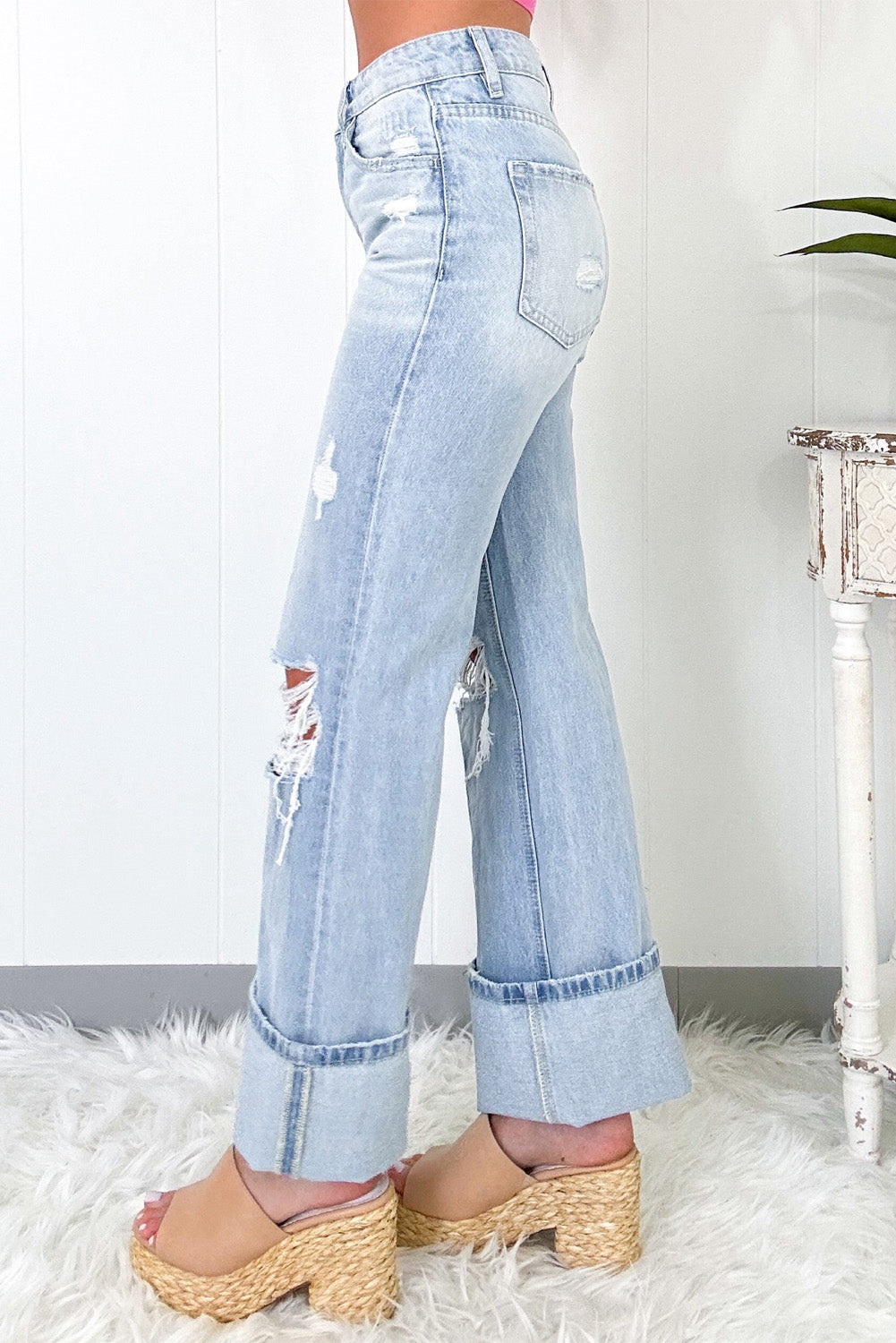 👖 Beau Blue Light Wash Distressed Straight Jeans