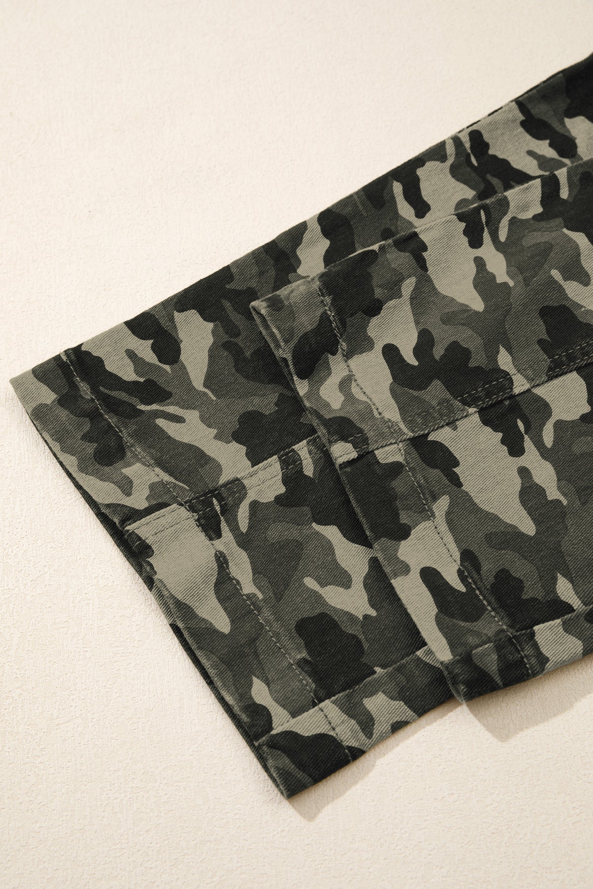 Camo Cargo Denim Jeans with Multi Pockets — S–XL
