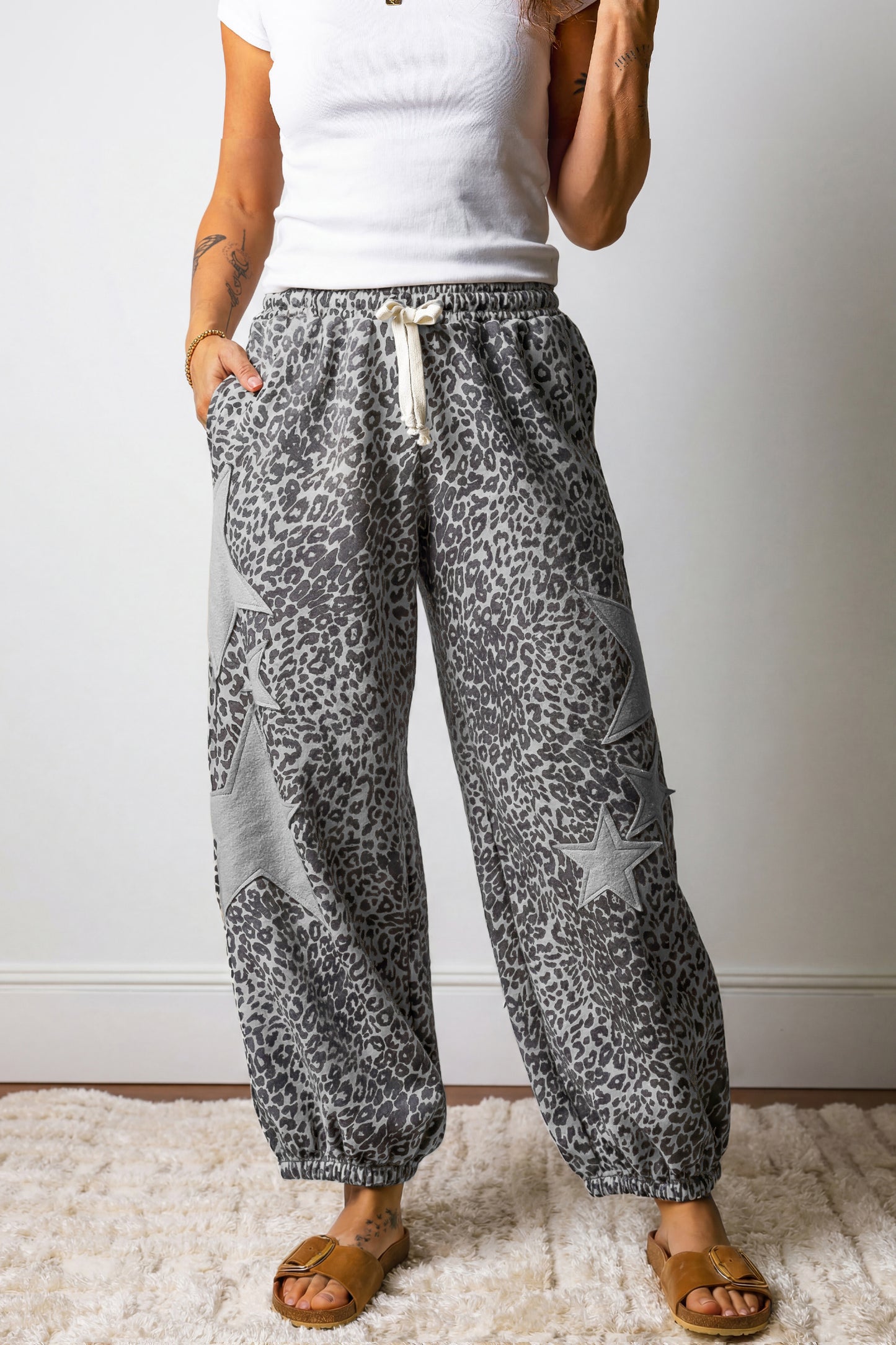 ⭐🐆 Gray Leopard Print Star Patch Jogger Pants