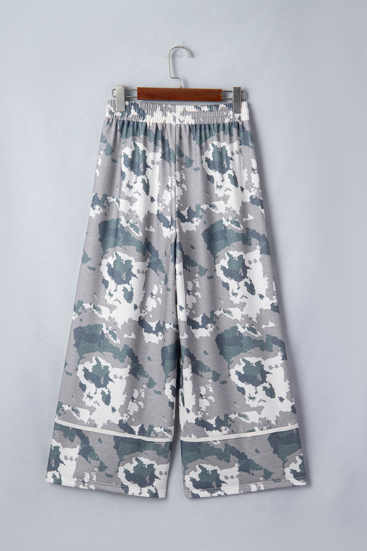 Brown Camouflage Print Contrast Lace-up Raw Edge Pocketed Loose Pants