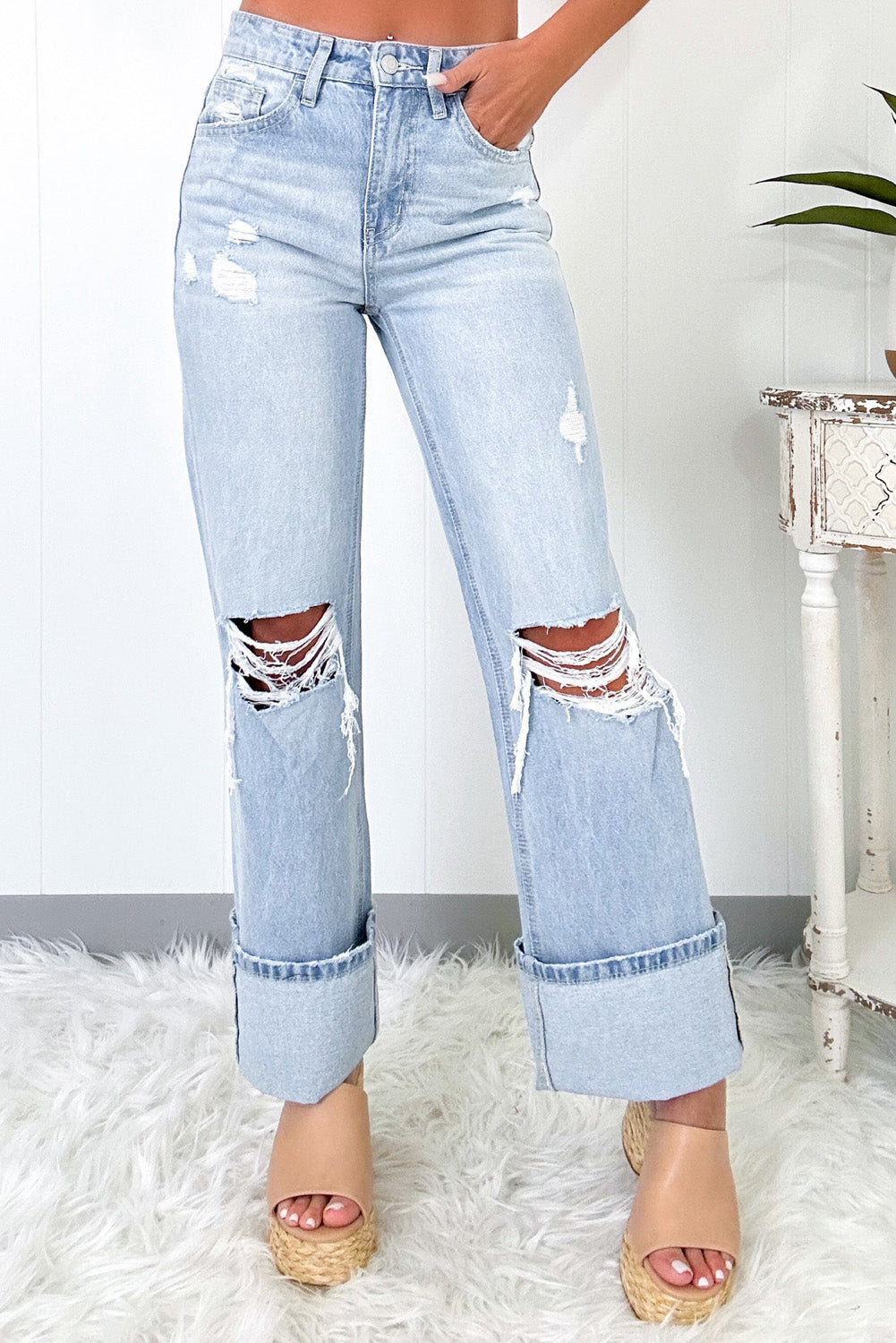 👖 Beau Blue Light Wash Distressed Straight Jeans