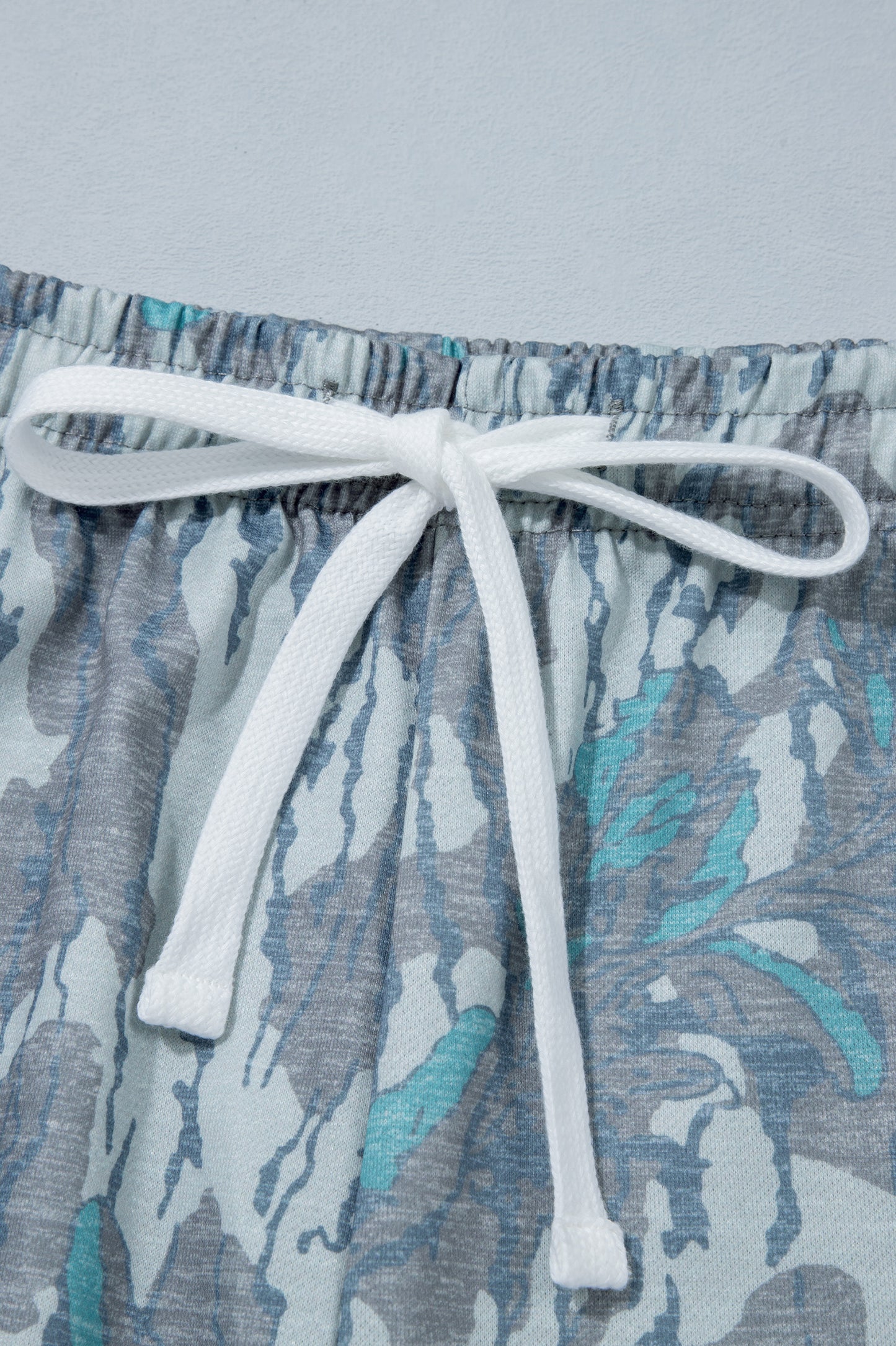 Multicolor Abstract Botanical Camo Pullover & Drawstring Pants Set 1X–4X